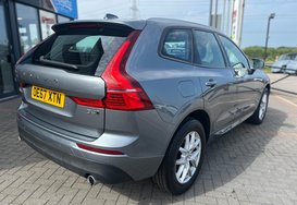 Volvo XC60 D4 MOMENTUM AWD AUTO 7
