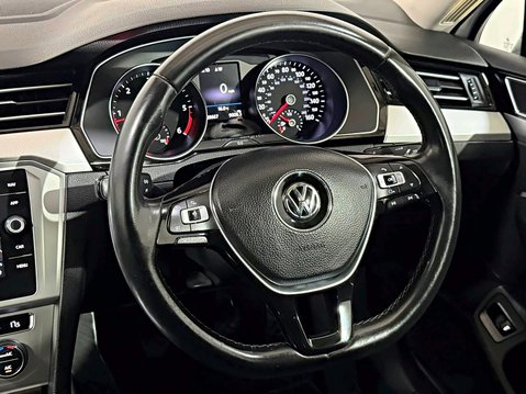 Volkswagen Passat SE BUSINESS TDI BLUEMOTION TECHNOLOGY 13