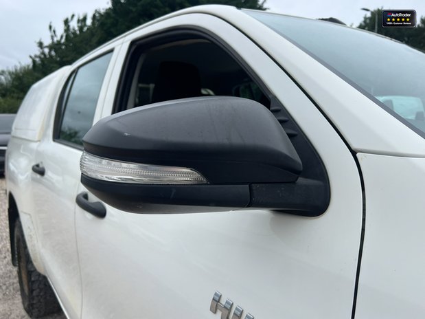 Toyota Hilux Crew Cab 4X4 Active 4WD Air Con Rear Camera EURO 6 NO VAT 11