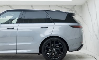 Land Rover Range Rover Sport D300 Dynamic SE 24