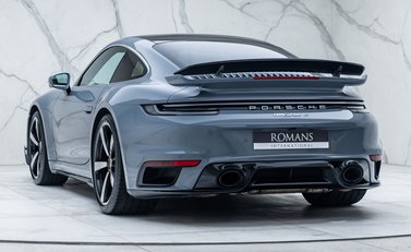 Porsche 911 Turbo S (992) 7