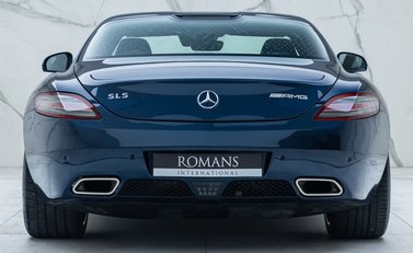 Mercedes-Benz SLS AMG 5