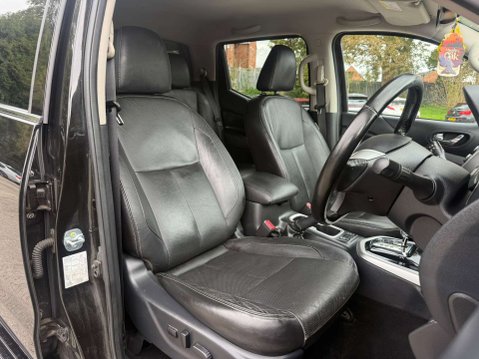 Nissan Navara 2.3 Navara Tekna dCi Auto 4WD 5dr 22