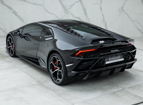 Lamborghini Huracan LP640-4 EVO 9