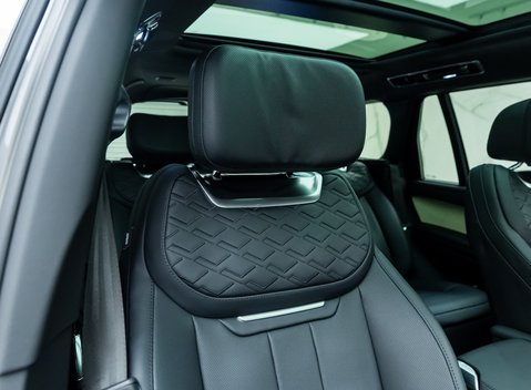 Land Rover Range Rover P530 SV 12