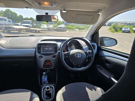 Toyota Aygo 1.0 VVT-i x-trend Funroof 5dr Petrol x-shift Euro 6 (71 ps) 13