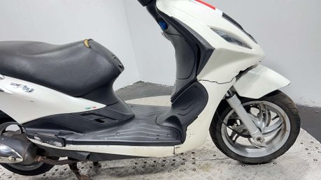 Piaggio Fly 16K 2015 RUNNING PROJECT BIKE SPARES OR REPAIR 125CC 12
