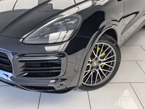 Porsche Cayenne 3.0 V6 E-Hybrid 17.9kWh SUV 5dr Petrol Plug-in Hybrid TiptronicS 4WD Euro 6 37