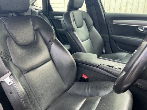 Volvo S90 D4 Momentum Saloon 4dr Diesel Auto Euro 6 (s/s) (1 18