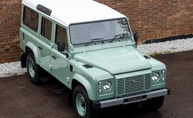 Land Rover Defender 110 Heritage Station Wagon 8
