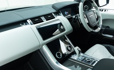 Land Rover Range Rover Sport SVR Carbon Edition 14