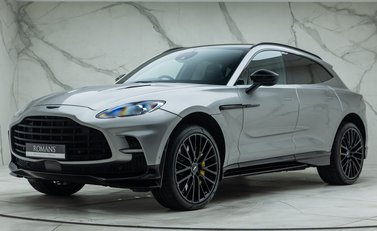 Aston Martin DBX 707 1