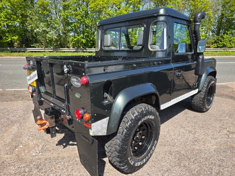 Land Rover Defender 90 TD5 COUNTY P/U 7