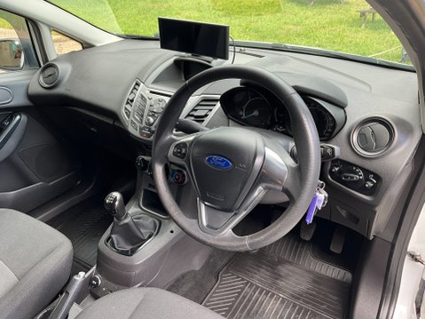 Ford Fiesta BASE TDCI 9