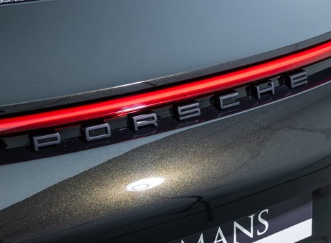 Porsche 911 GT3 Touring (992) 38