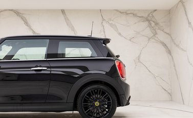 Mini Hatch Electric Level 3 30