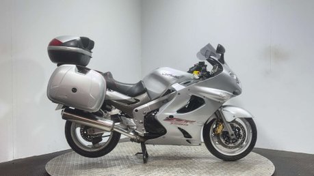 Kawasaki ZZR 2004 ONLY 29K FULL LUGGAGE NEW MOT SERVICED BIG CC TOURER 1