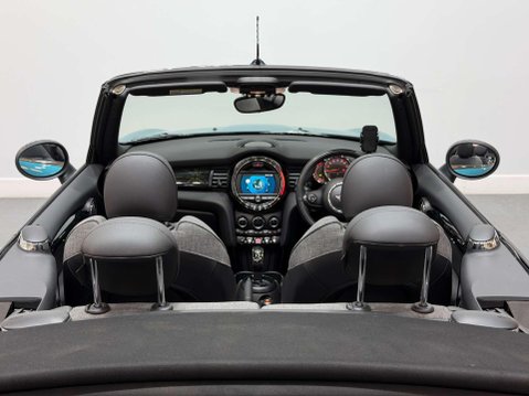Mini Convertible 1.5 Cooper Convertible 2dr Petrol Steptronic Euro 6 (s/s) (136 ps) 36