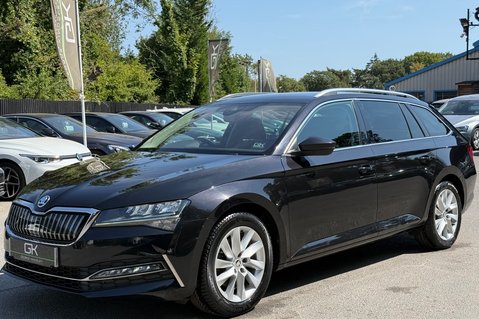 Skoda Superb SE TECHNOLOGY IV DSG - 11 SERVICES AT SKODA -HYBRID AUTOMATIC ESTATE 11