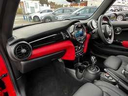 Mini Hatch 2.0 John Cooper Works Auto 3dr 17