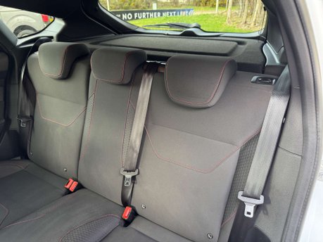 Ford Focus 1.0 Focus ST-Line 5dr 37