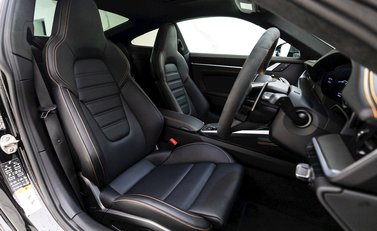 Porsche 911 (992) Turbo S 10