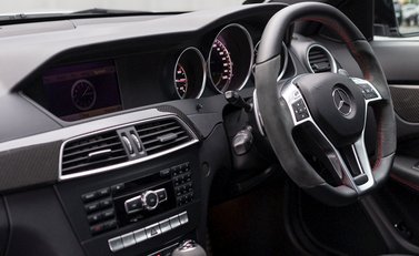 Mercedes-Benz C63 AMG Black Series 16