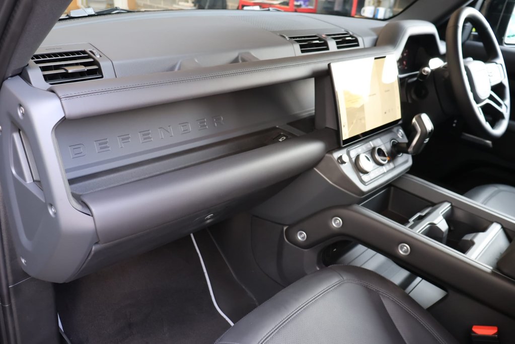 Land Rover Defender 110 2026 D350 HARD TOP X-DYNAMIC HSE GENUINE REAR SEATS FITTED STYLED BY SEEKER 16
