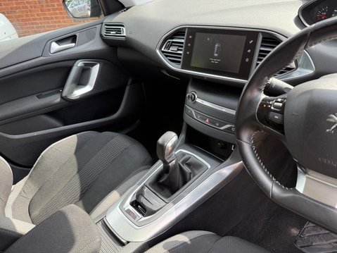 Peugeot 308 1.2 PureTech Sportium Euro 6 (s/s) 5dr 16