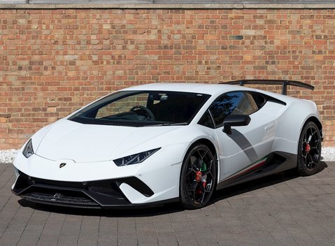 Lamborghini Huracan LP640-4 Performante 6