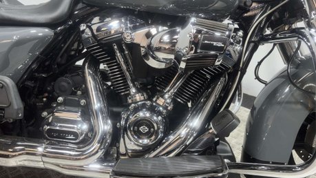 Harley-Davidson Touring 1745 FLHR ROADKING 2017 8K CUSTOM BAGGER MOT 1 OFF BIKE 31
