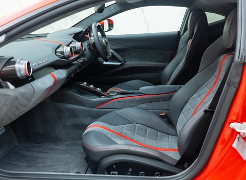 Ferrari 812 Superfast 16