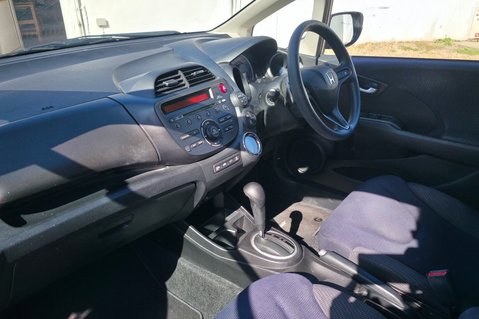 Honda Jazz I-VTEC ES..AUTOMATIC..12 MAIN DEALER SERVICES..1 PREVIOUS KEEPER..STUNNING 15