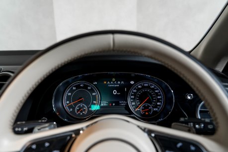 Bentley Bentayga W12. ALL TERRAIN SPEC. PANORAMIC ROOF. H, C & M SEATS. PRIVACY GLASS. 37