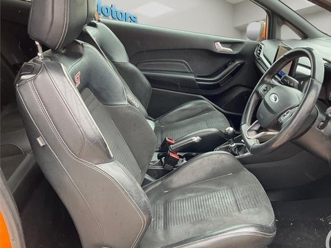 Ford Fiesta 1.5T EcoBoost ST Performance Edition Euro 6 (s/s) 3dr 9
