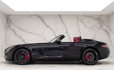 Mercedes-Benz SLS AMG Roadster 2
