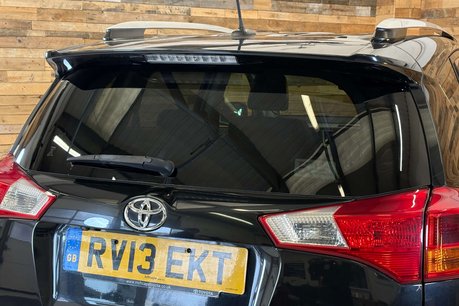 Toyota Rav4 2.2 D-4D Invincible SUV 5dr Diesel Manual 4WD Euro 5 (150 ps) 70