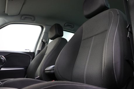 Vauxhall Zafira SRI 35