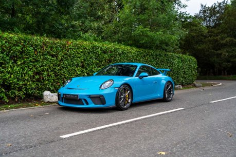 Porsche 911 GT3 WARRANTY. CLUBSPORT PACKAGE. MANUAL. PCCBS. CARBON INTERIOR. FRONT LIFT. 2