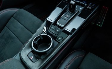 Porsche 911 Carrera 4 GTS (992) 16