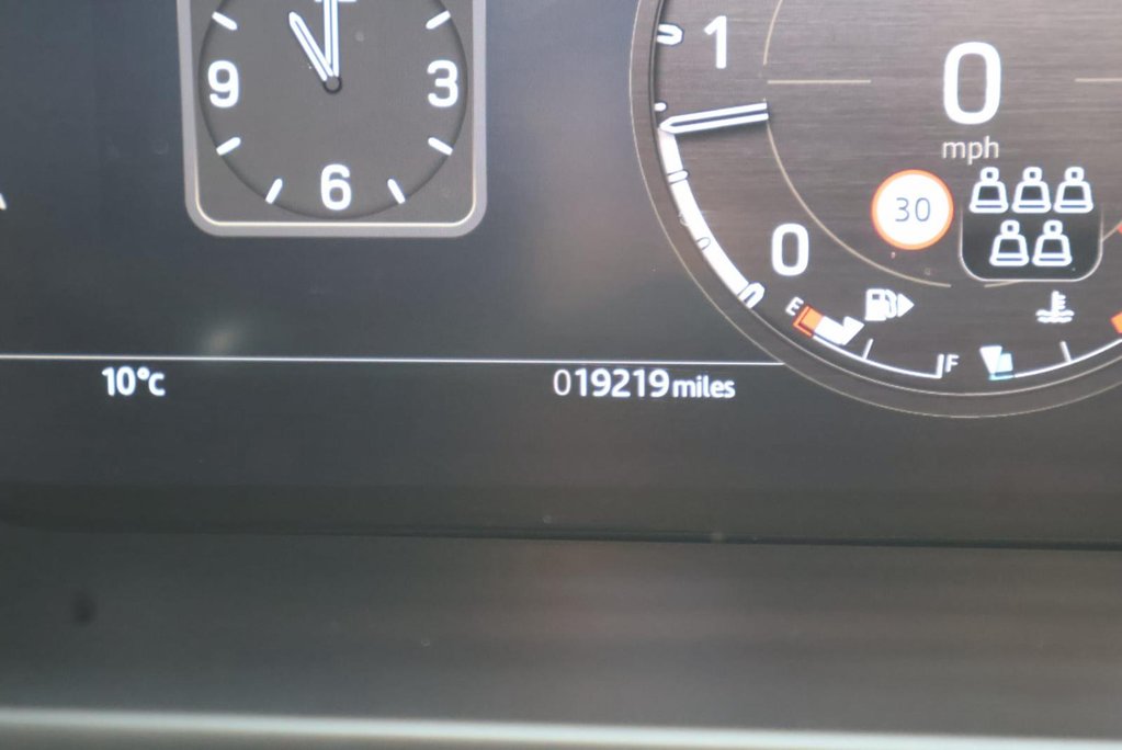 Land Rover Defender 110 D300 X-DYNAMIC HSE 7 SEATER  PRICE MATCH OFFER PREMIUM COLOUR  26