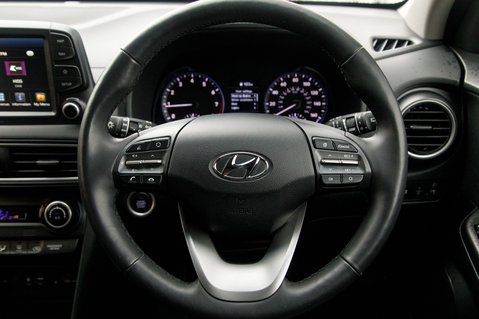 Hyundai KONA PREMIUM SE 22