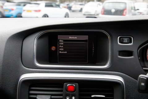 Volvo V40 T2 INSCRIPTION 25