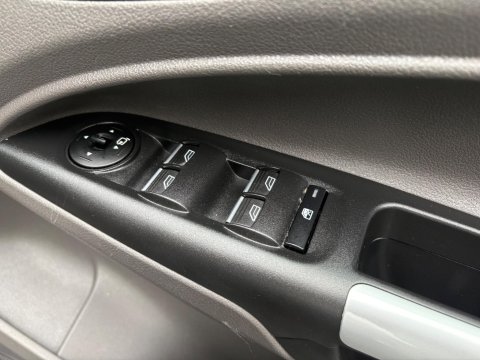 Ford Grand Tourneo Connect TITANIUM TDCI 26