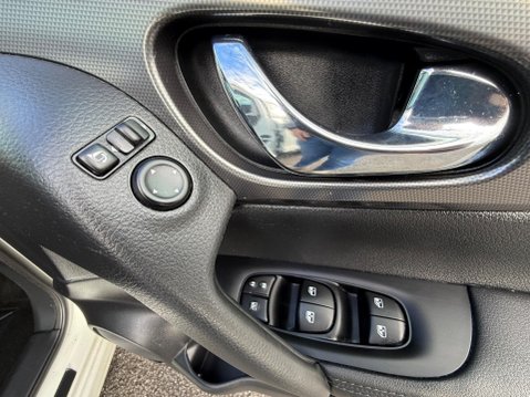 Nissan Qashqai 1.5 dCi N-Connecta Euro 6 (s/s) 5dr 26