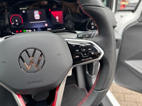 Volkswagen Golf GTI TSI DSG 33