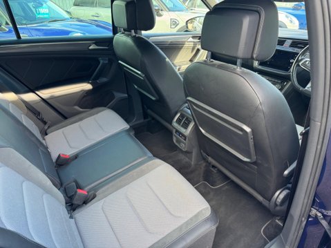 Volkswagen Tiguan R LINE TSI BMT 4MOTION DSG 20