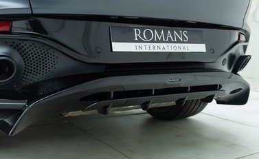 Aston Martin DBX 707 39