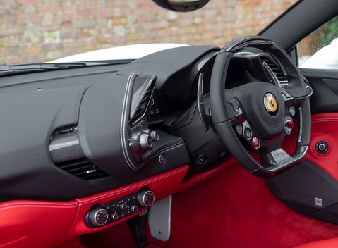 Ferrari 488 GTB 14
