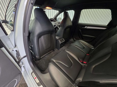 Audi RS4 4.2 FSI V8 Estate 5dr Petrol S Tronic quattro Euro 5 (450 ps) 21